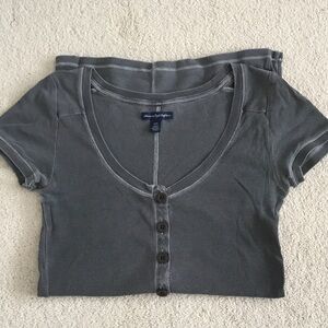 AMERICAN EAGLE OUTFITTERS Charcoal Ribbed Button-Front Crop Top - size M